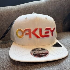 Oakley 6 Panel Gradient Hat